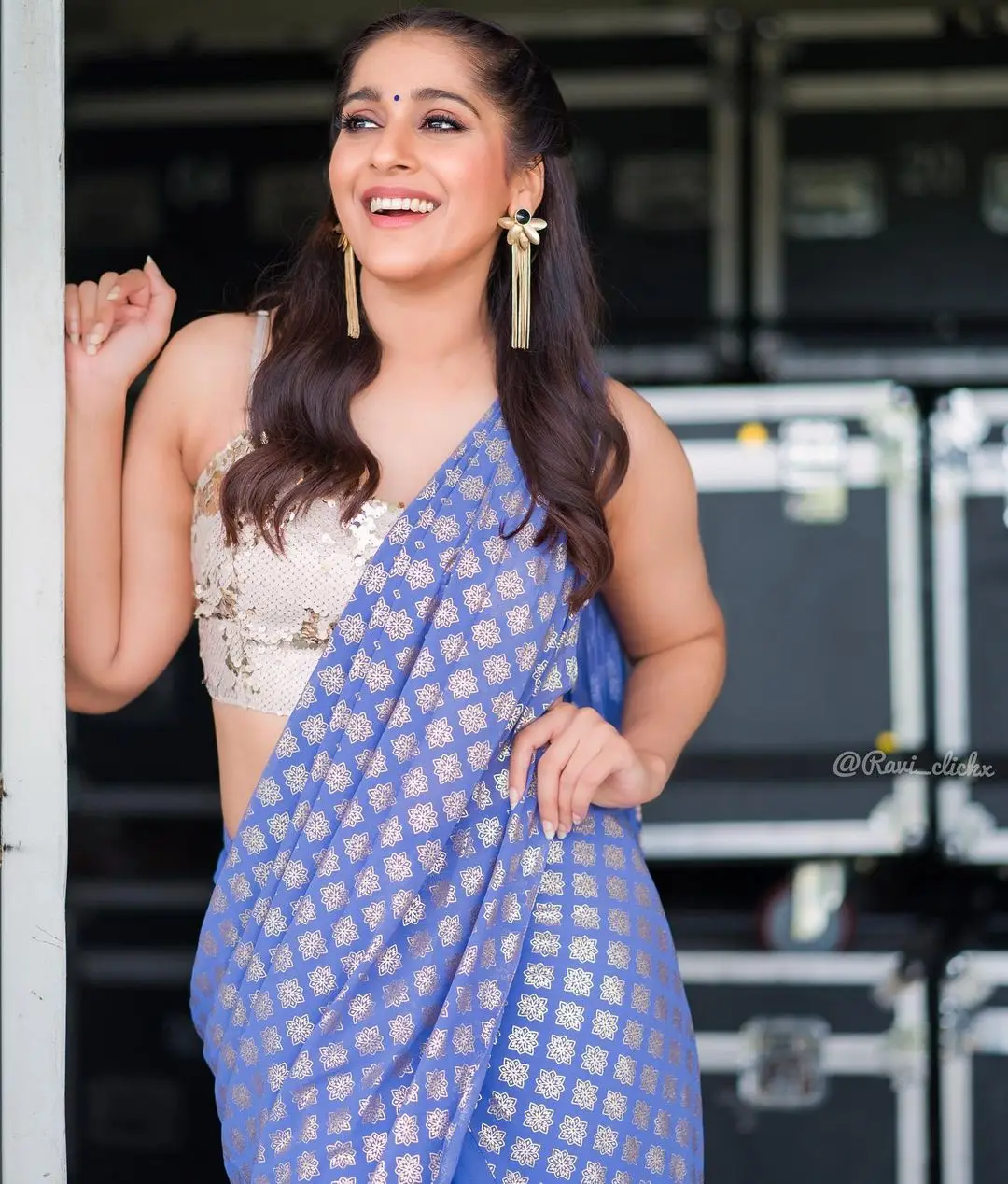 Rashmi Gautam In South Indian Traditional Blue Saree White Blouse